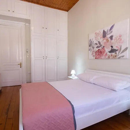 Casa Valeroza Old Town Apartment *